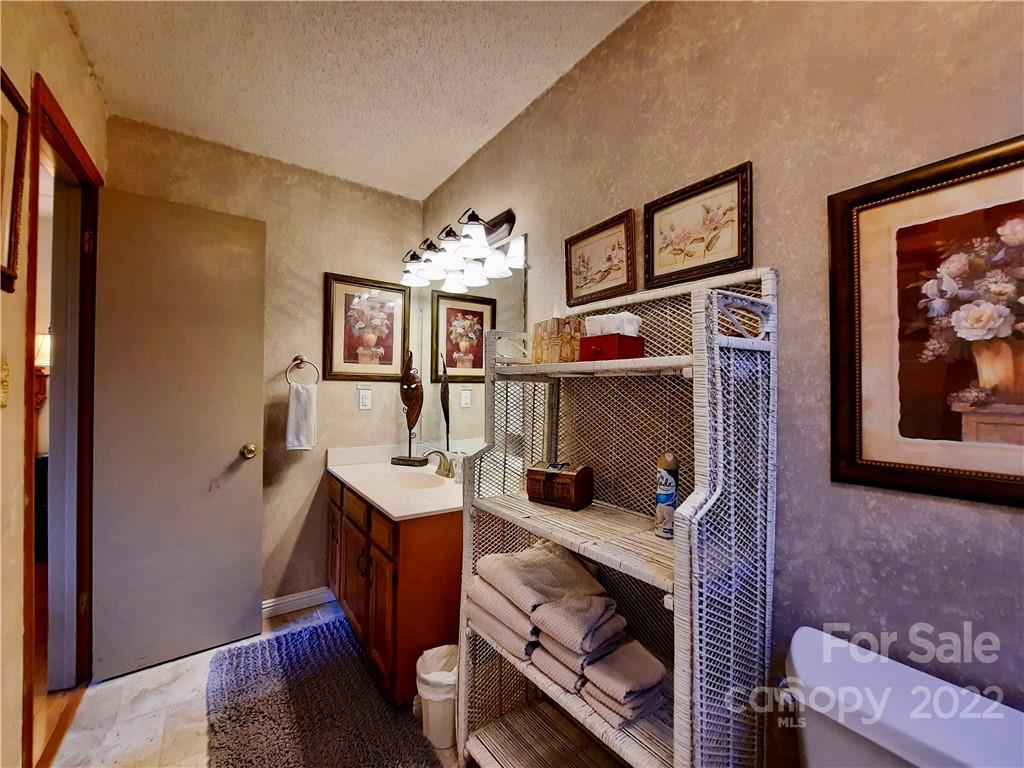 141 N Garden Court Fletcher NC 28732