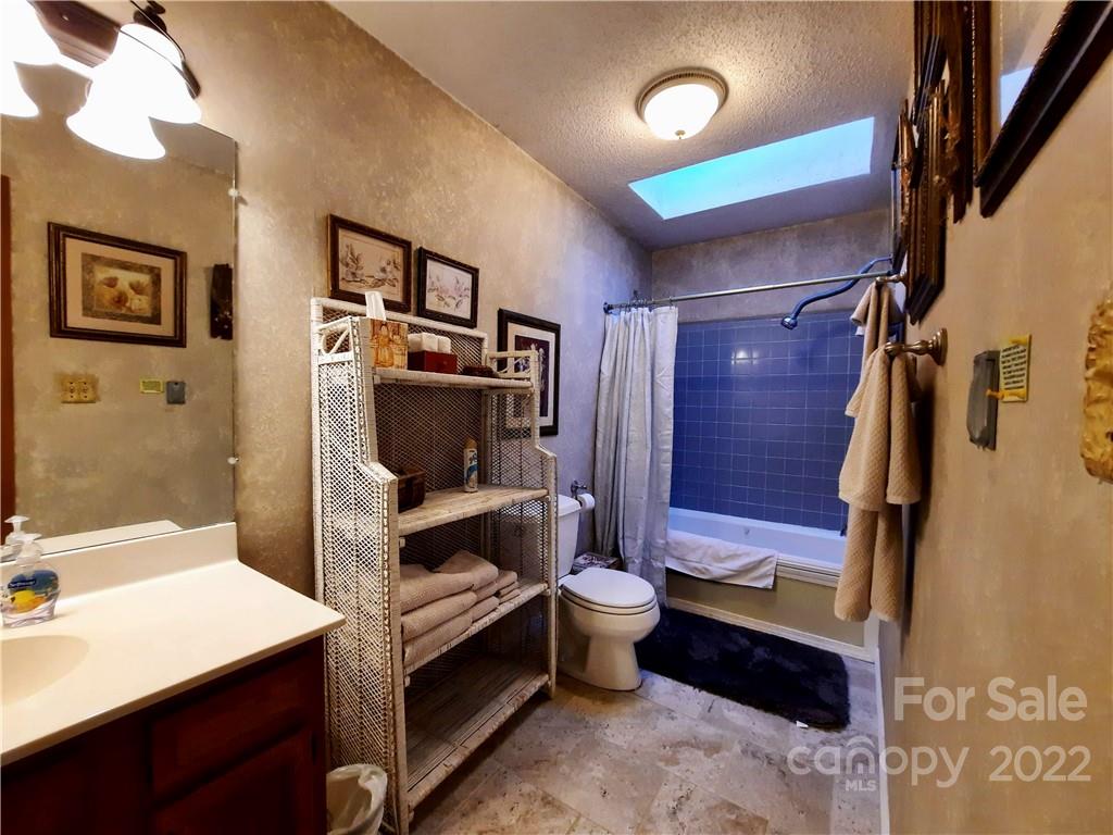141 N Garden Court Fletcher NC 28732