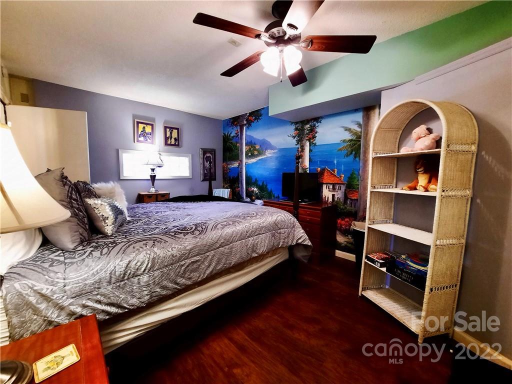141 N Garden Court Fletcher NC 28732