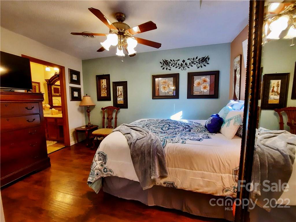 141 N Garden Court Fletcher NC 28732