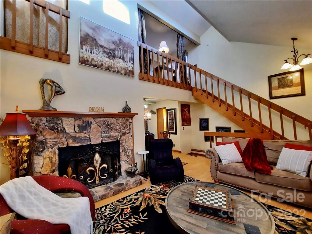 141 N Garden Court Fletcher NC 28732