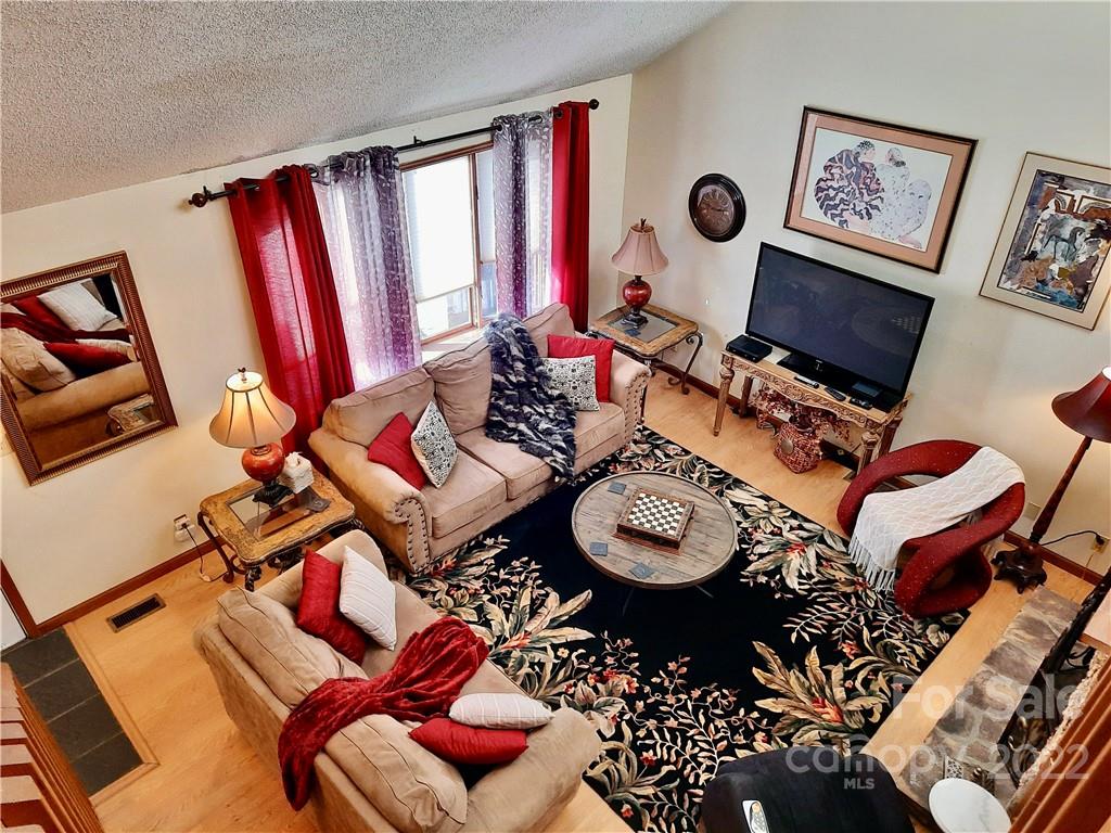 141 N Garden Court Fletcher NC 28732