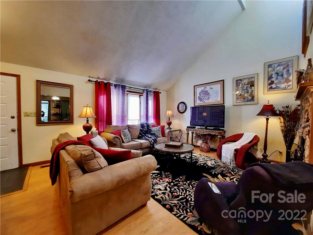 141 N Garden Court Fletcher NC 28732