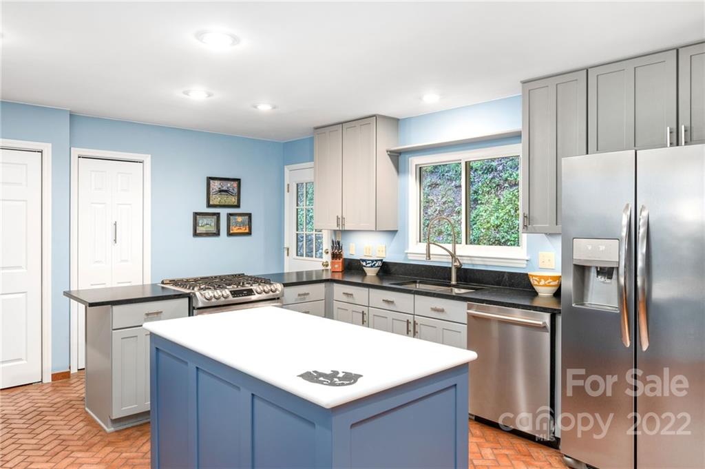 18 Brookwood Road Asheville NC 28804