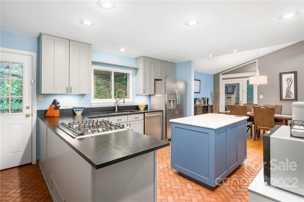 18 Brookwood Road Asheville NC 28804