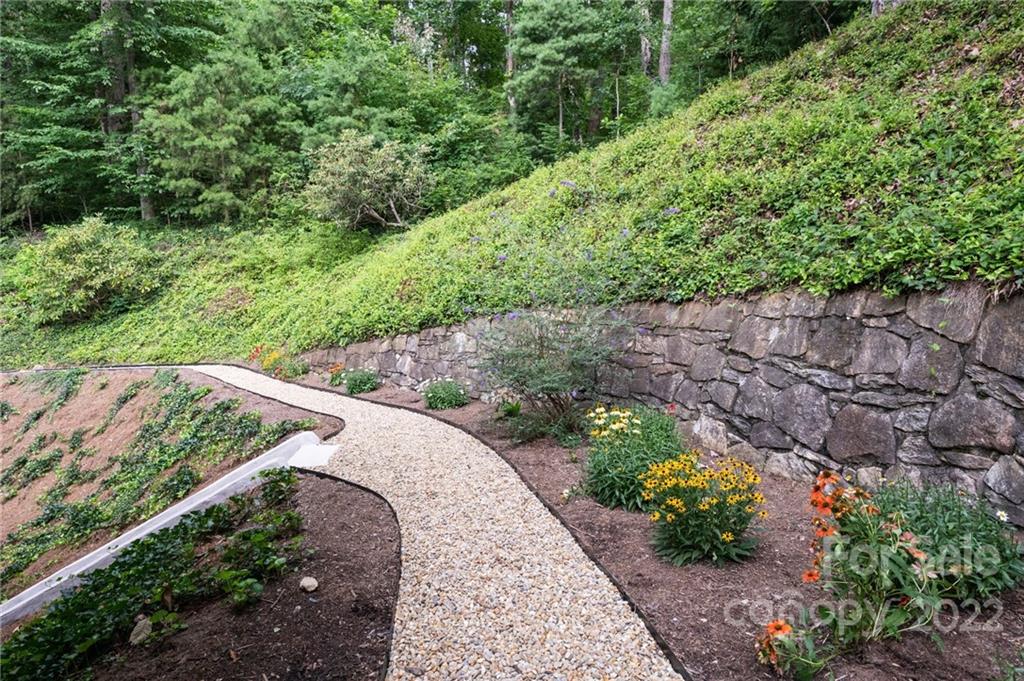 18 Brookwood Road Asheville NC 28804