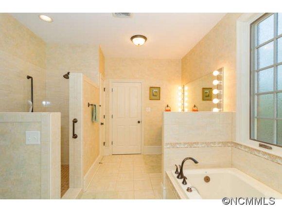5 Vaux Court Asheville NC 28803