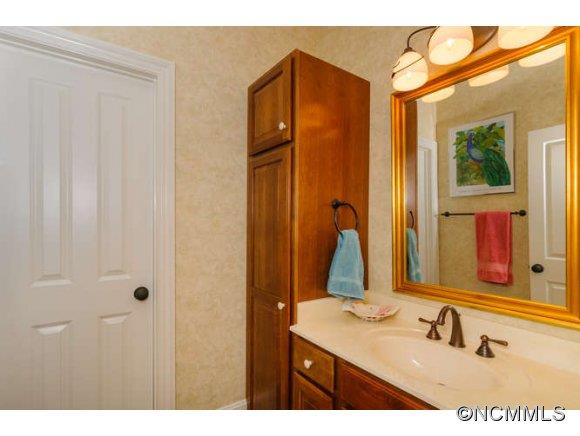 5 Vaux Court Asheville NC 28803