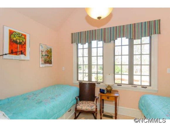 5 Vaux Court Asheville NC 28803