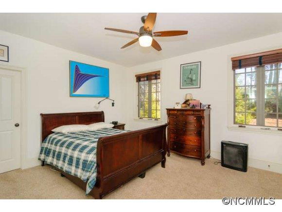 5 Vaux Court Asheville NC 28803