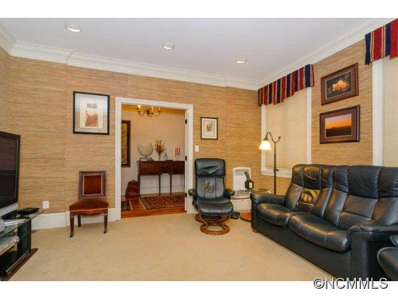 5 Vaux Court Asheville NC 28803