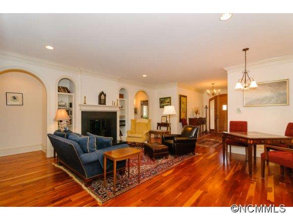 5 Vaux Court Asheville NC 28803
