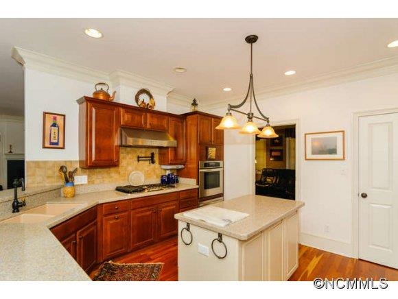 5 Vaux Court Asheville NC 28803