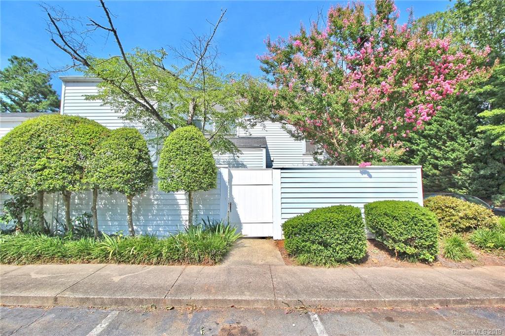7045 Stonington Lane Charlotte NC 28227