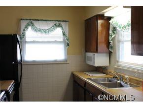 15 Baker Place Asheville NC 28806