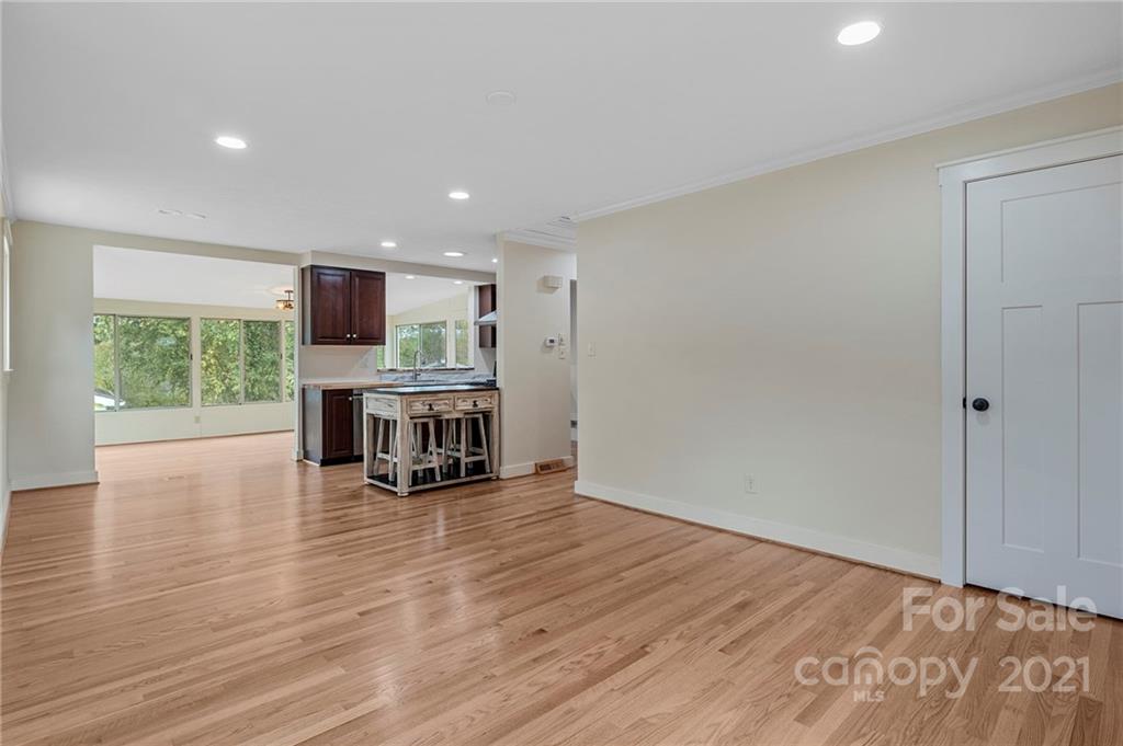 129 Logan Avenue Asheville NC 28806