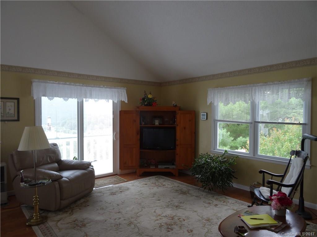 91 Sky View Drive Burnsville NC 28714