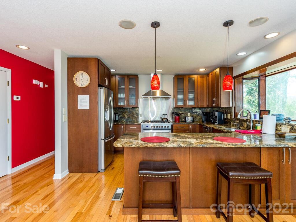 19 Twin Hills Drive Weaverville NC 28787