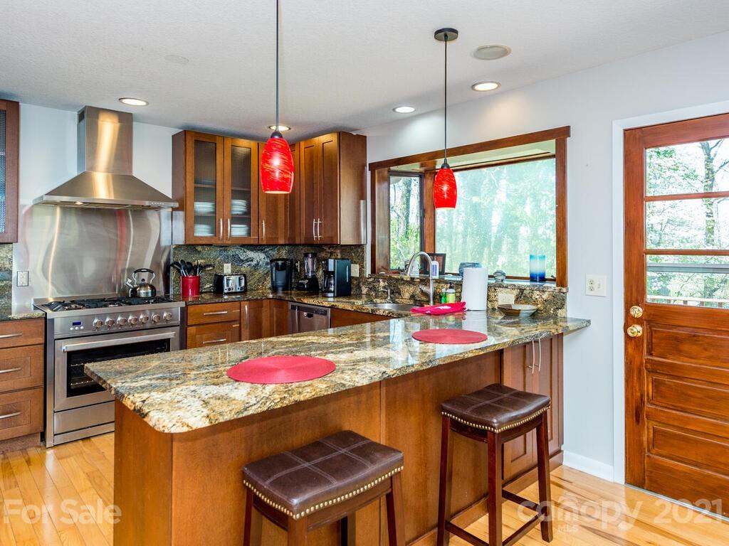 19 Twin Hills Drive Weaverville NC 28787