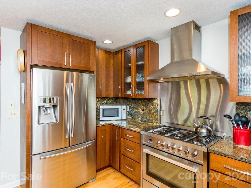 19 Twin Hills Drive Weaverville NC 28787