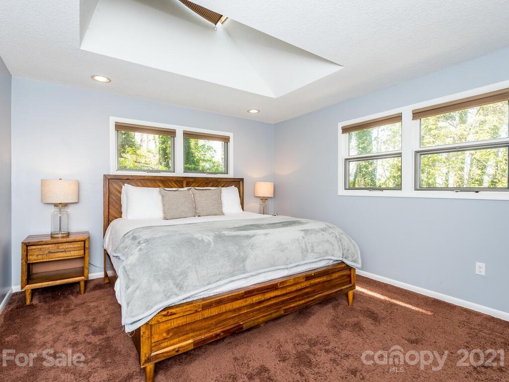 19 Twin Hills Drive Weaverville NC 28787