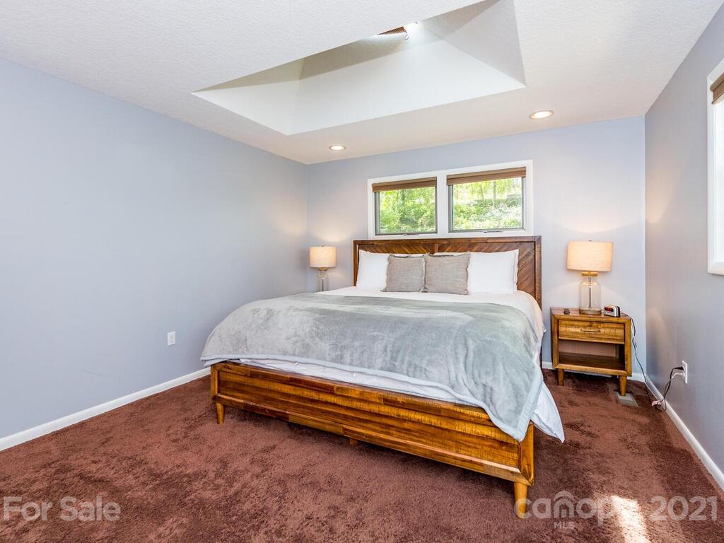 19 Twin Hills Drive Weaverville NC 28787