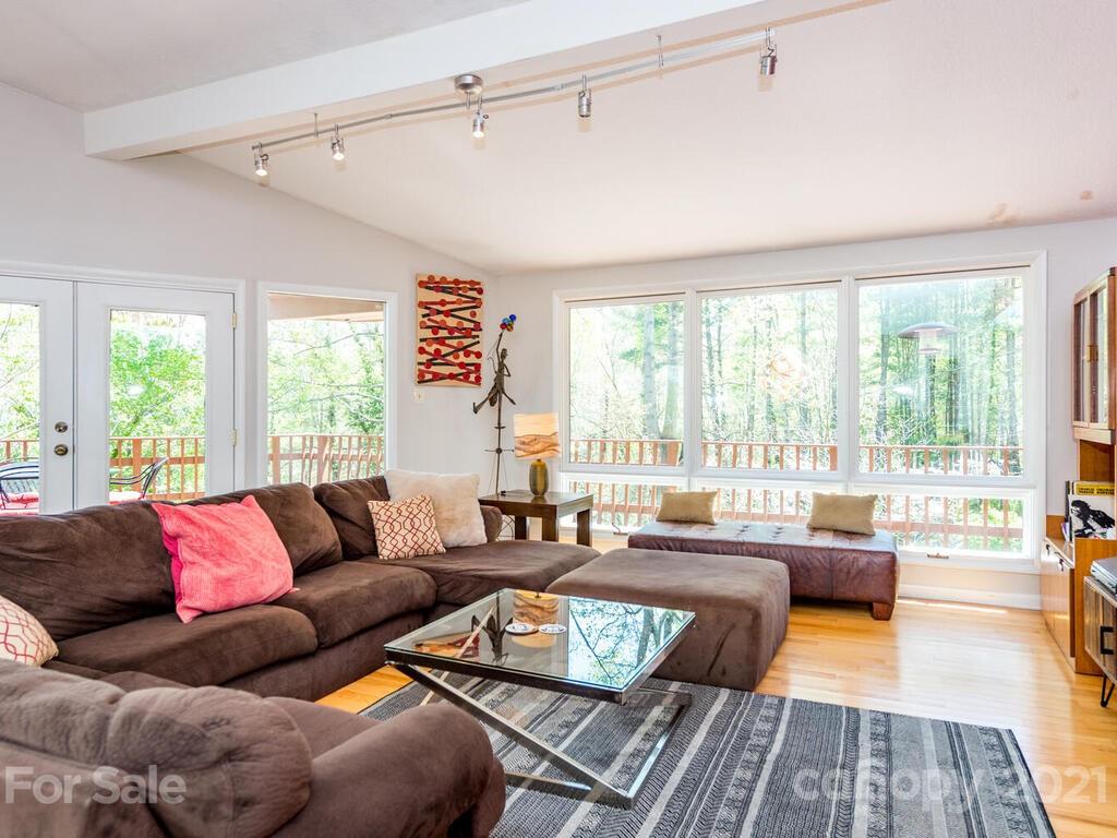 19 Twin Hills Drive Weaverville NC 28787