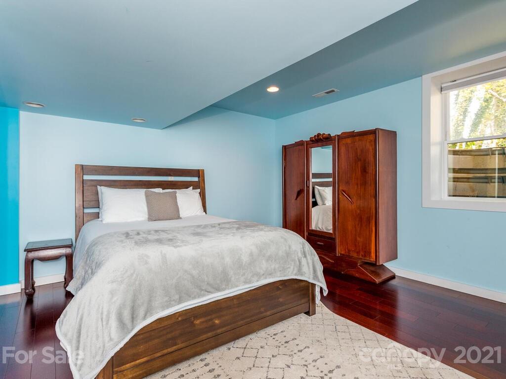 19 Twin Hills Drive Weaverville NC 28787