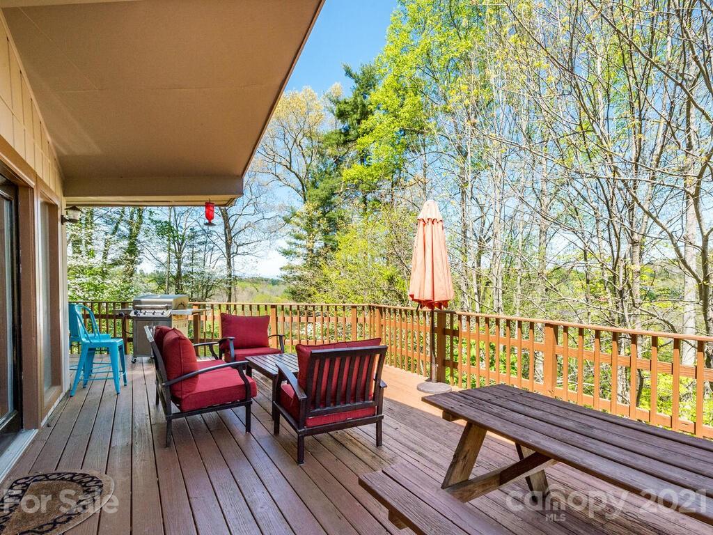 19 Twin Hills Drive Weaverville NC 28787