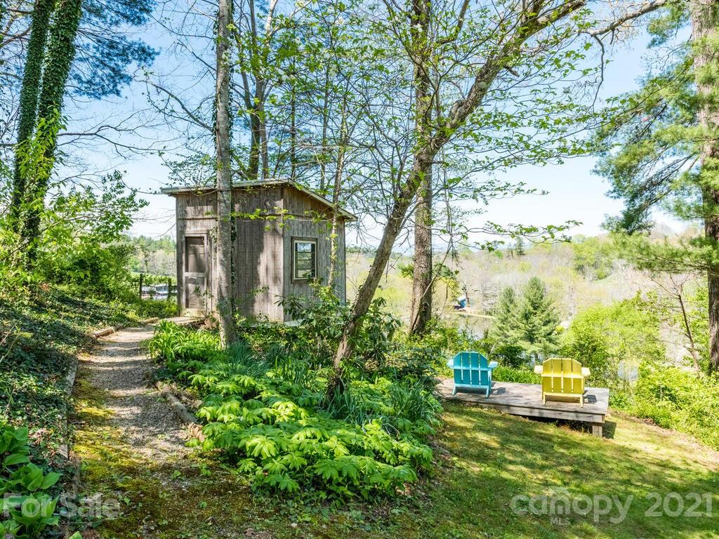 19 Twin Hills Drive Weaverville NC 28787