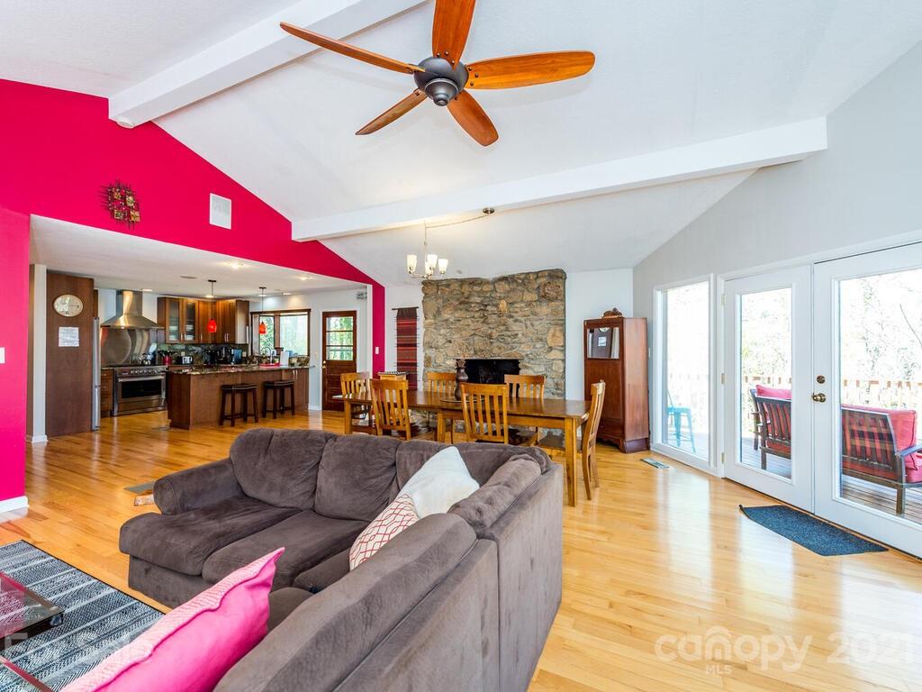 19 Twin Hills Drive Weaverville NC 28787