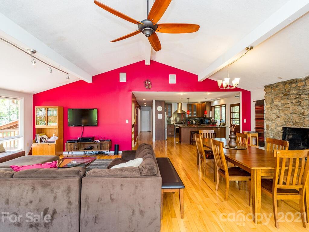 19 Twin Hills Drive Weaverville NC 28787