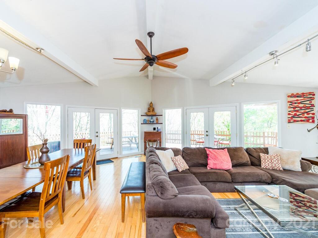 19 Twin Hills Drive Weaverville NC 28787