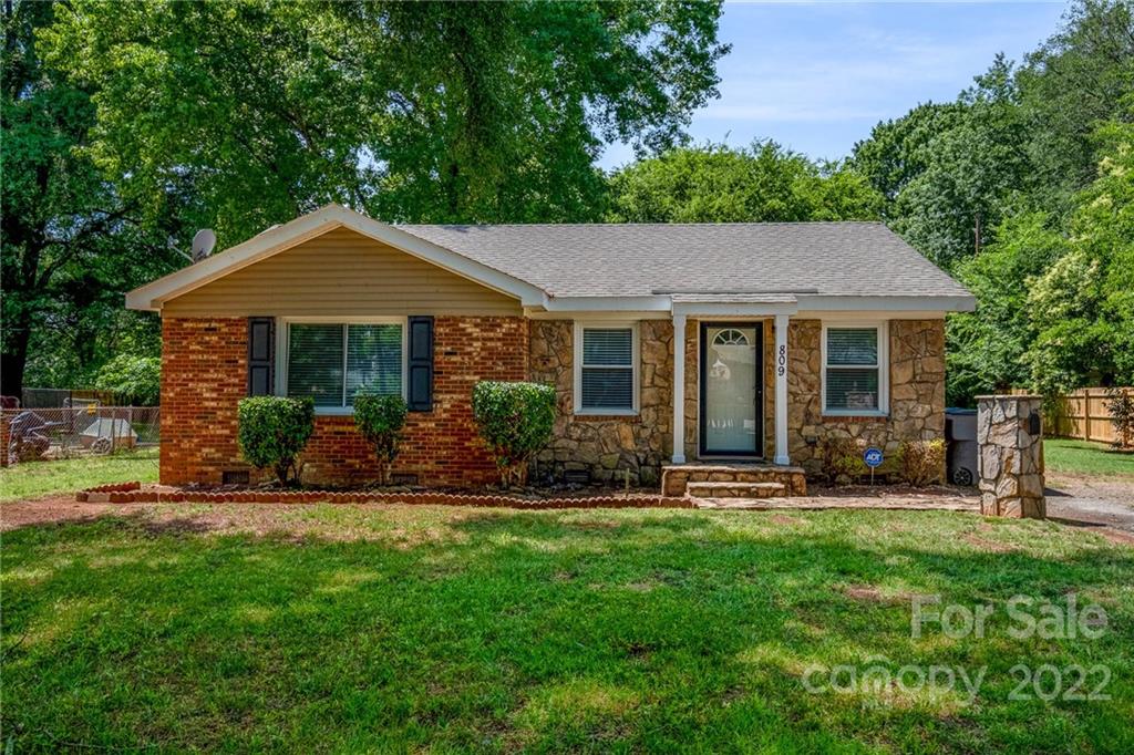 809 Ridgedale Court Charlotte NC 28206