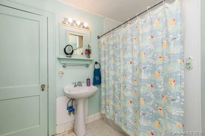 107 Brucemont Circle Asheville NC 28806