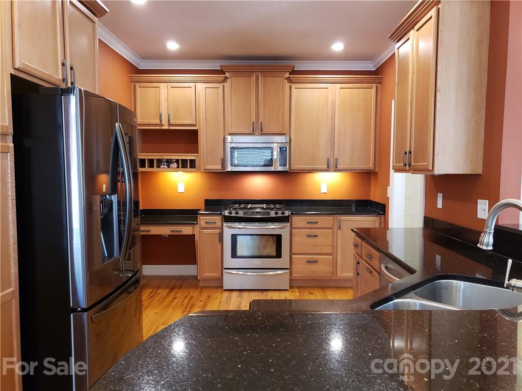 7 Long Winding Road Asheville NC 28805