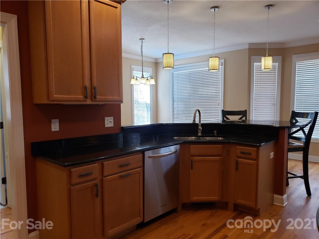 7 Long Winding Road Asheville NC 28805