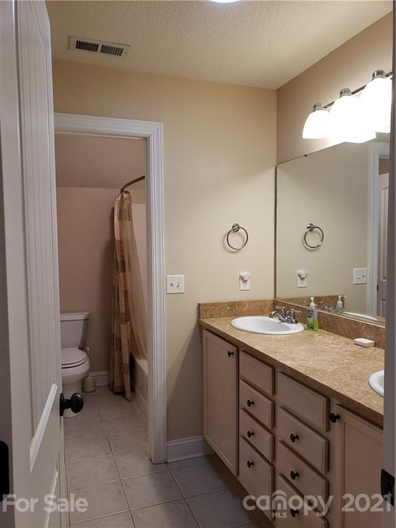 7 Long Winding Road Asheville NC 28805
