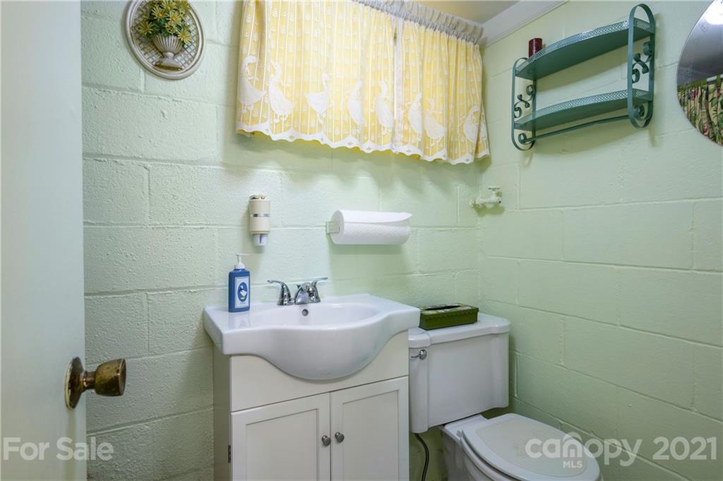 122 Wyoming Road Asheville NC 28803