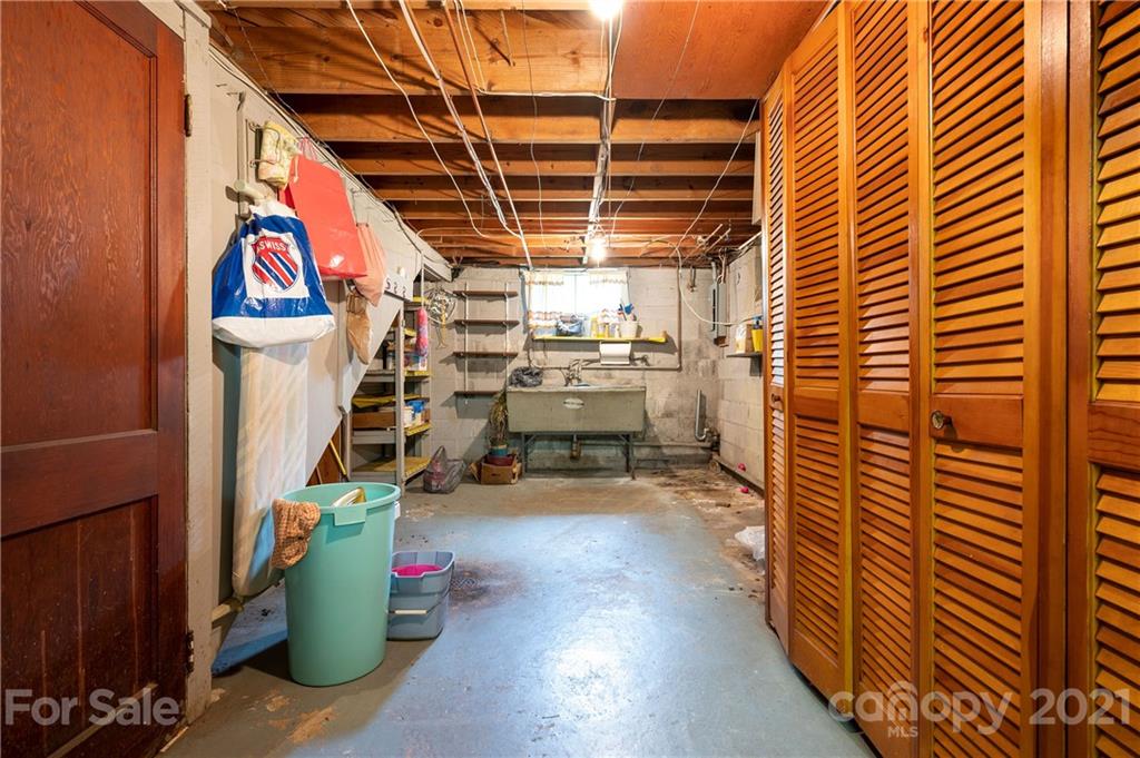 122 Wyoming Road Asheville NC 28803