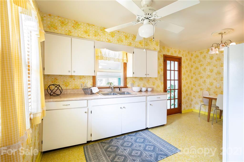122 Wyoming Road Asheville NC 28803