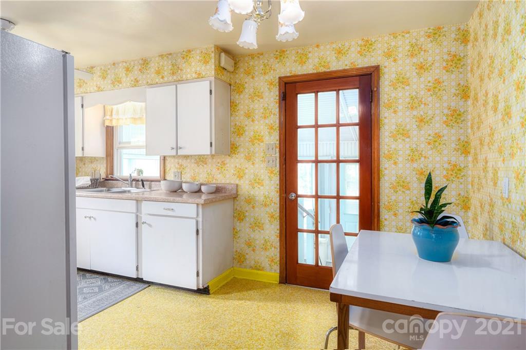 122 Wyoming Road Asheville NC 28803