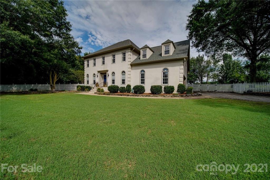 5701 Cherry Hollow Lane Matthews NC 28104