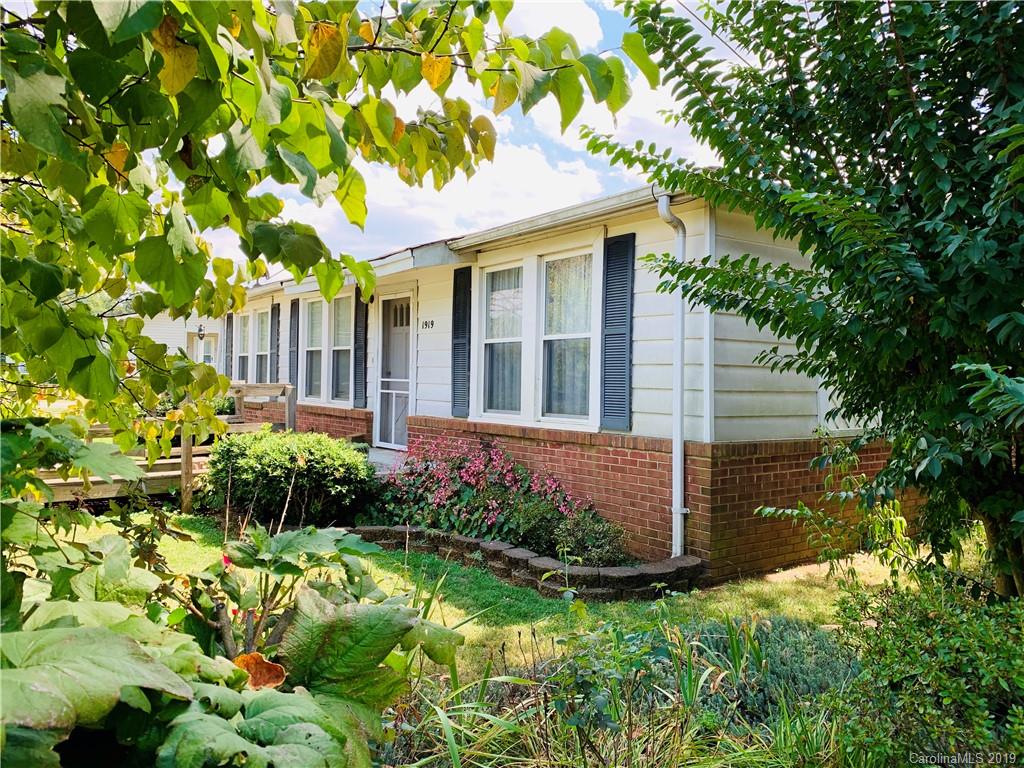 1919 Old Hickory Grove Road Mount Holly NC 28120