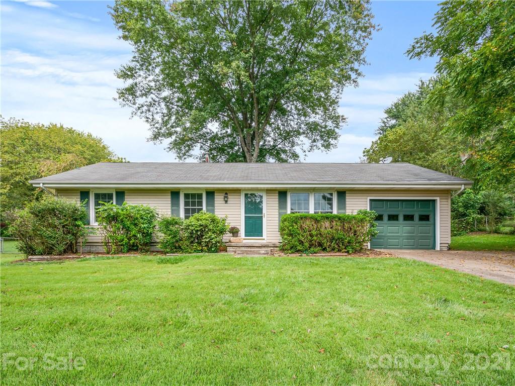 12 Fieldcrest Road Arden NC 28704