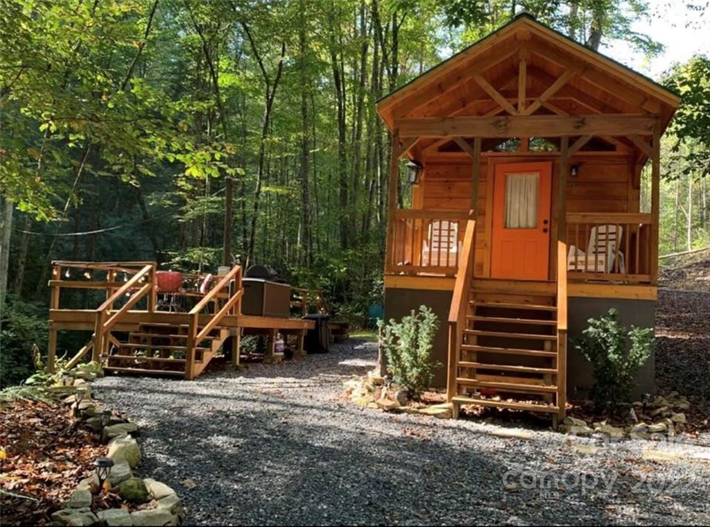 10035 White Oak Road Waynesville NC 28785