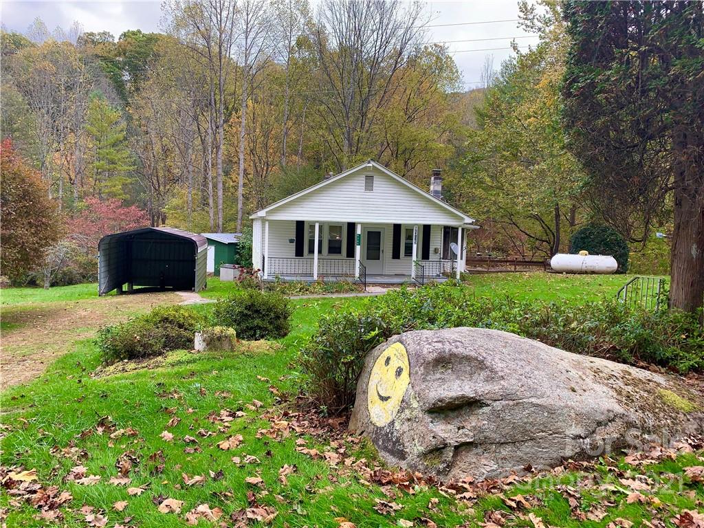 9365 Nc 209 Highway Hot Springs NC 28743