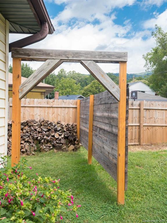 110 Edwards Avenue Swannanoa NC 28778