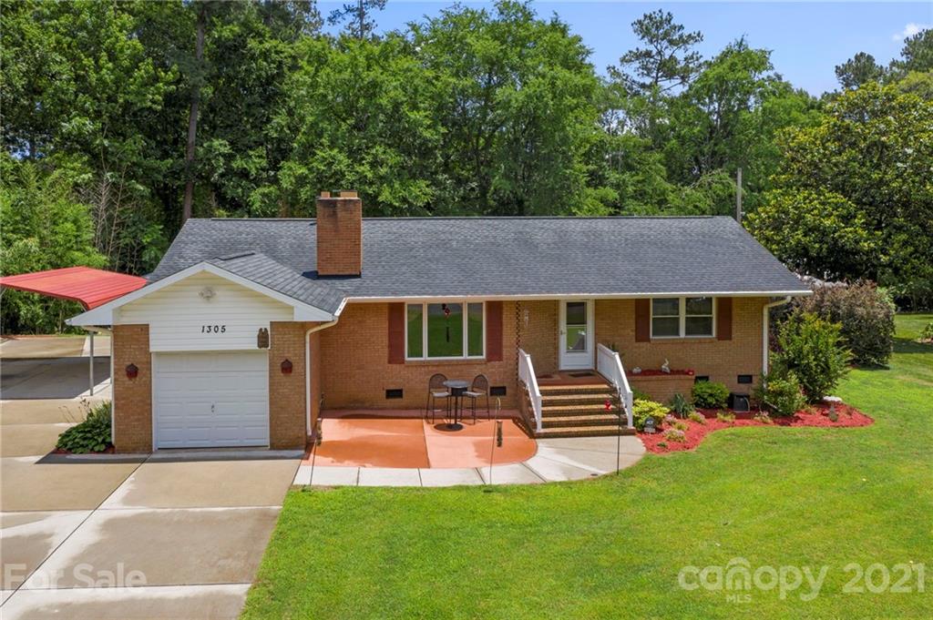 1305 Lakeview Drive Pineville NC 28134