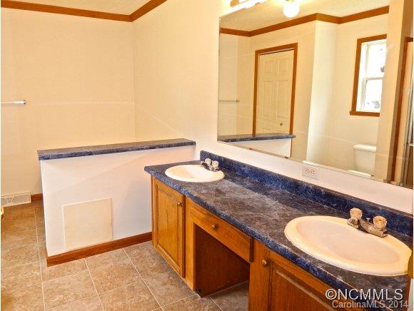 15 Lunsford Road Asheville NC 28805